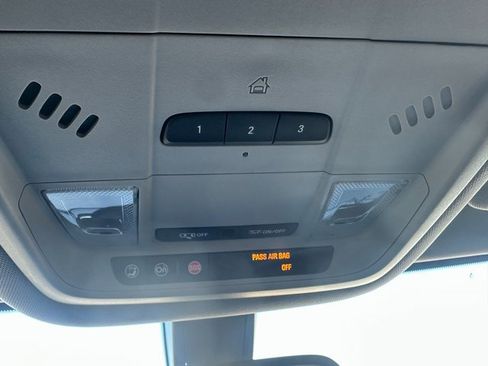 Used 2017 GMC Acadia SLT image 30