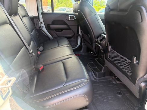 Used 2024 Jeep Wrangler Unlimited Sahara w/ Technology Group AWD/4WD image 24