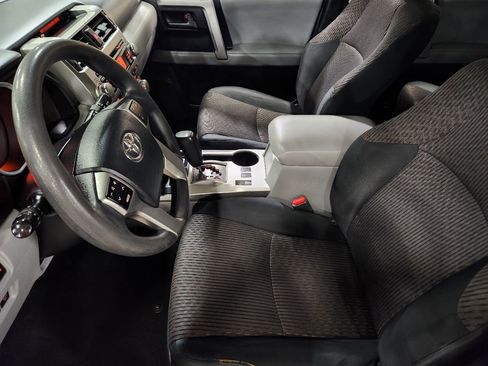 Used 2013 Toyota 4Runner SR5 image 31