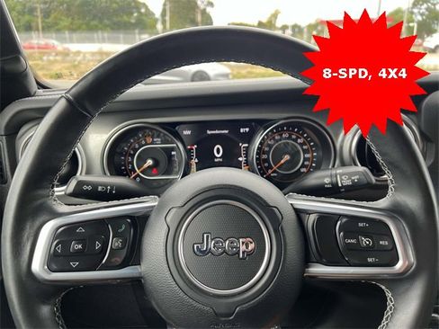 Used 2021 Jeep Gladiator Overland w/ Cold Weather Group image 31