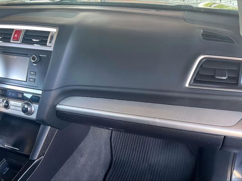Used 2017 Subaru Outback 2.5i AWD/4WD image 21