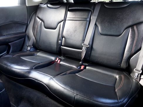 Used 2019 Jeep Compass Limited image 11