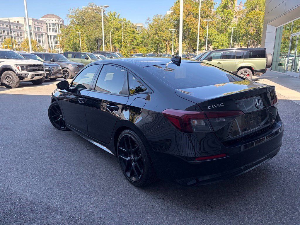 Used 2025 Honda Civic Sport image 3