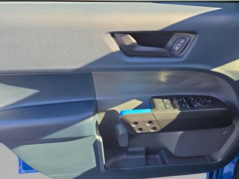 Used 2025 Ford Maverick Lobo image 16