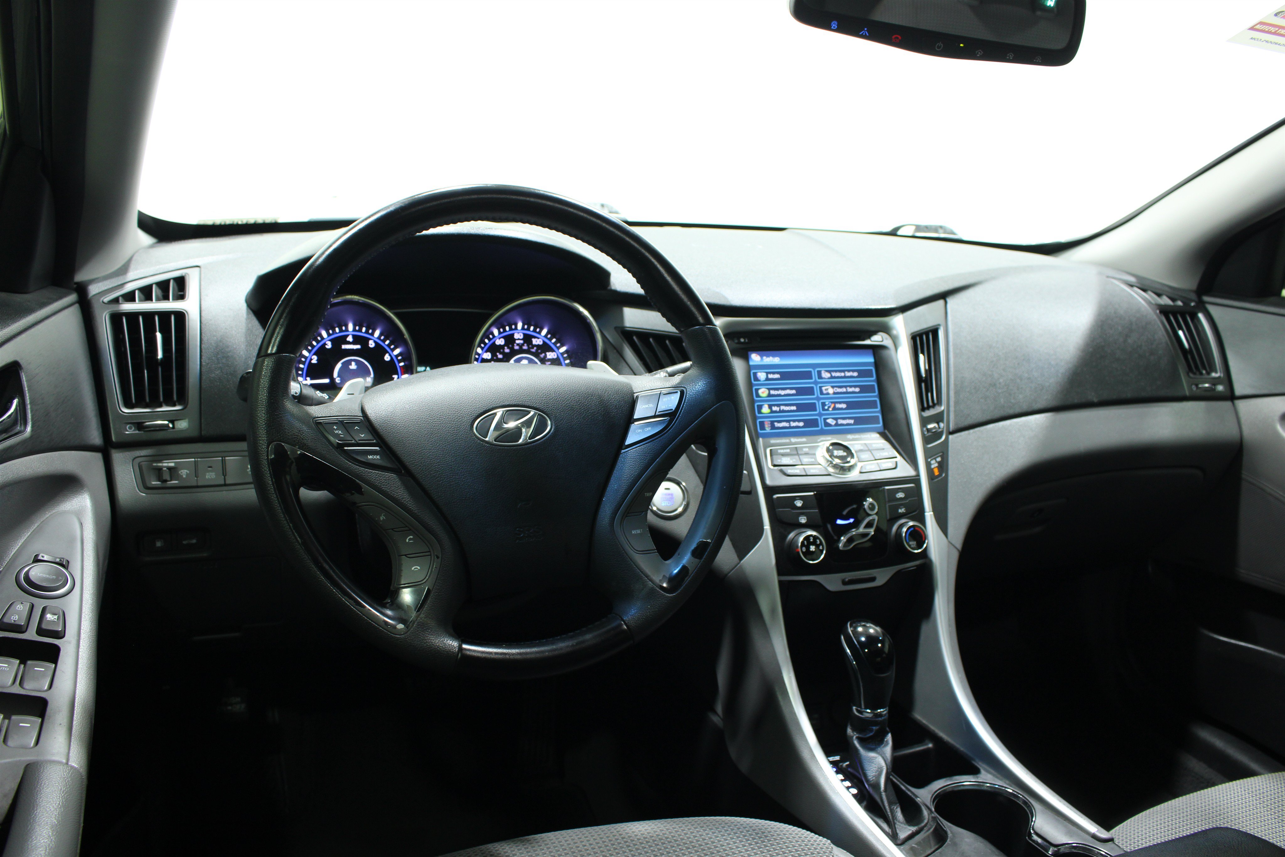 Used 2013 Hyundai Sonata SE w/ Navigation & Sunroof Pkg FWD image 2