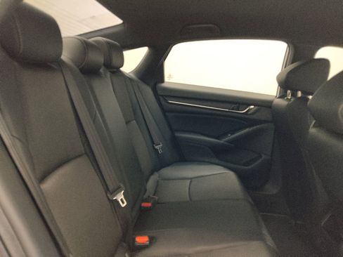 Used 2018 Honda Accord Sport image 19