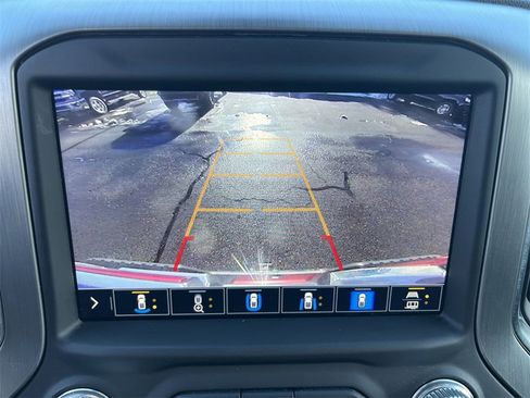 Used 2022 GMC Sierra 2500 Denali w/ Denali Black Diamond Edition image 15