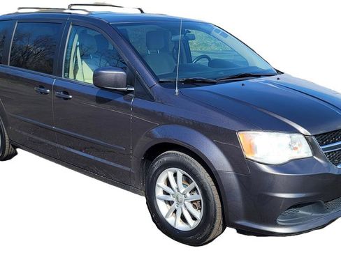 Used 2015 Dodge Grand Caravan SXT FWD image 3