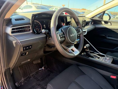 Used 2022 Kia K5 LX image 17