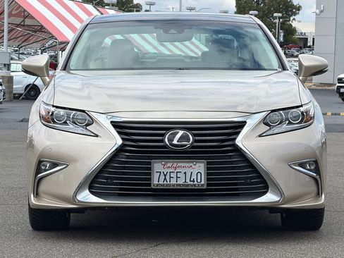 Used 2017 Lexus ES 350 w/ Luxury Package FWD image 10