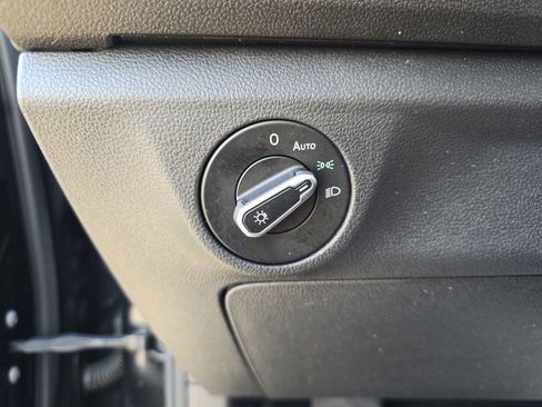 Used 2022 Volkswagen Jetta SE w/ Panoramic Sunroof Package image 28