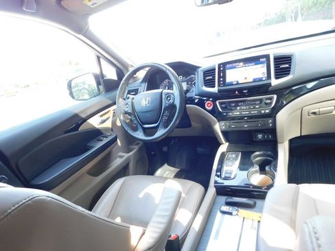 Used 2017 Honda Pilot Elite image 7