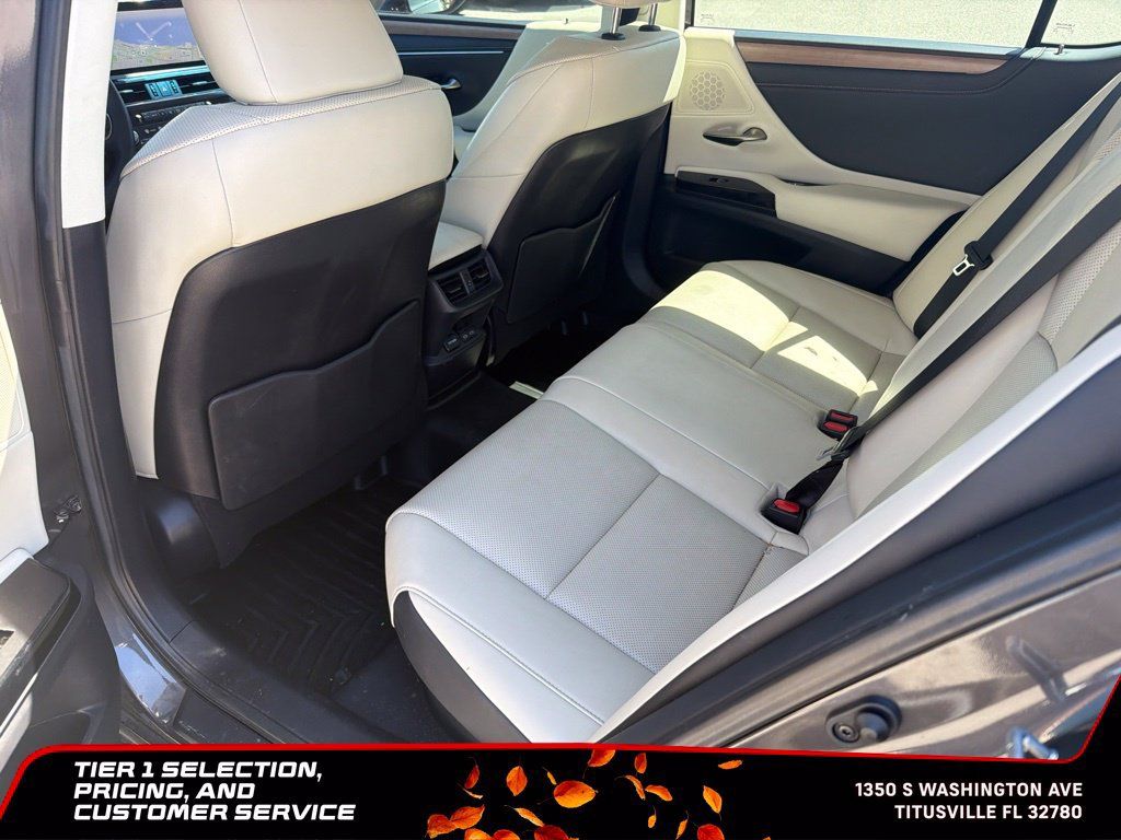 Used 2025 Lexus ES 300h w/ Premium Package FWD image 7