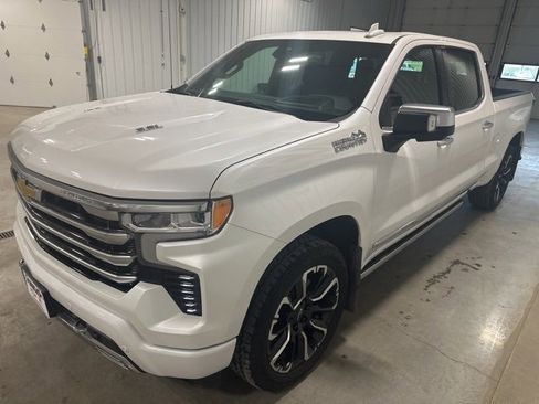 Used 2024 Chevrolet Silverado 1500 High Country w/ High Country Premium Package image 4