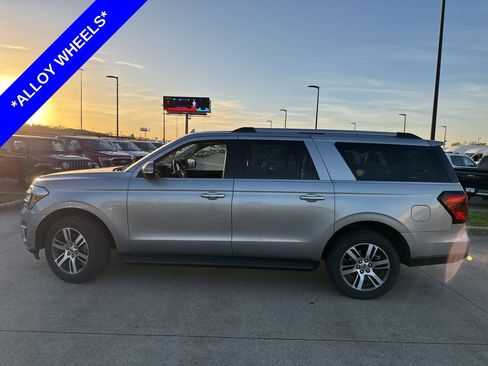 Used 2024 Ford Expedition Max Limited image 3