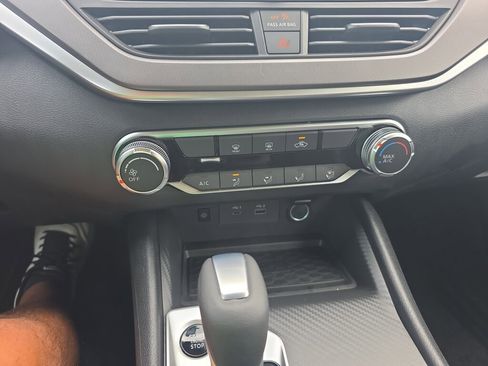 New 2026 Nissan Altima 2.5 SR FWD image 12