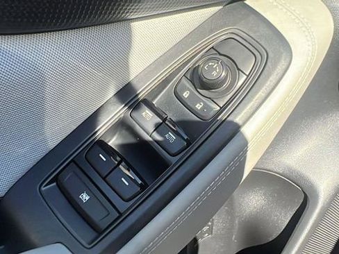 Used 2021 Subaru Forester Premium AWD/4WD image 10