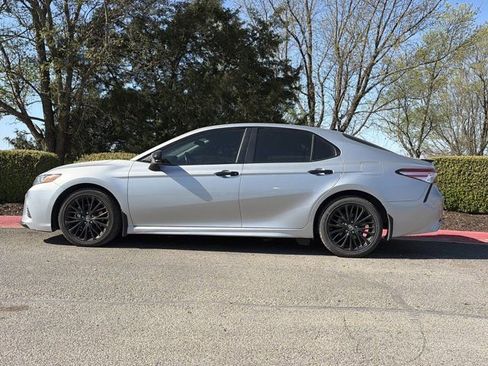 Used 2020 Toyota Camry SE image 8