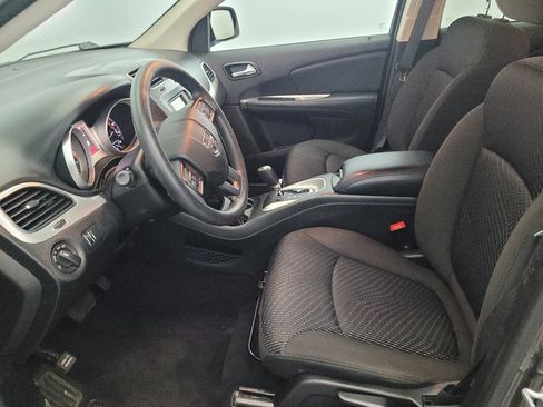 Used 2019 Dodge Journey SE FWD image 17
