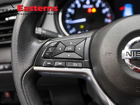 Used 2022 Nissan Rogue Sport S image 28