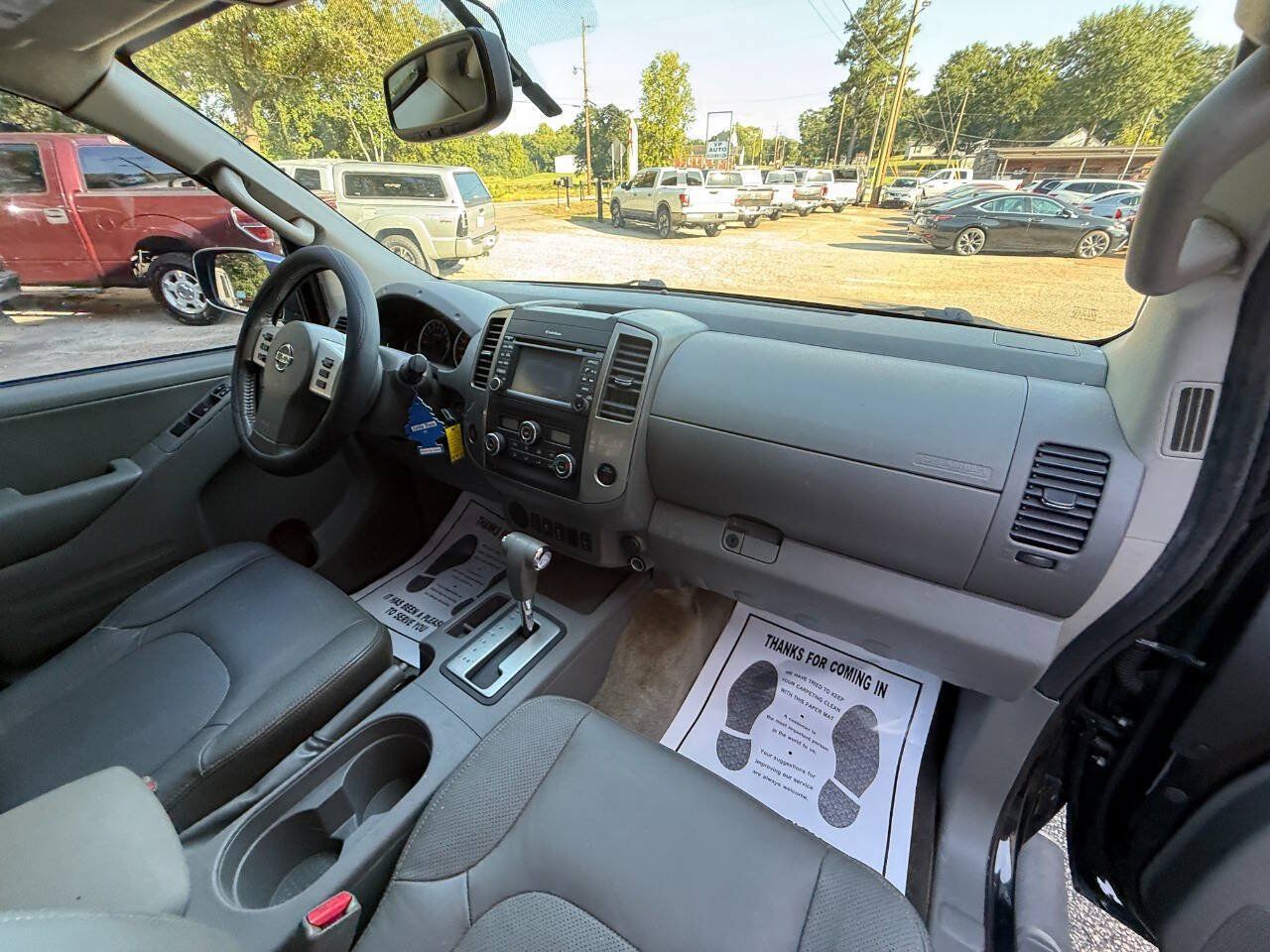 Used 2015 Nissan Frontier SL w/ Moonroof Package RWD image 20