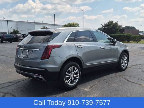 Used 2021 Cadillac XT5 Premium Luxury FWD image 3