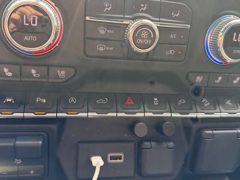 Used 2021 GMC Sierra 1500 Denali w/ Denali Ultimate Package AWD/4WD image 8