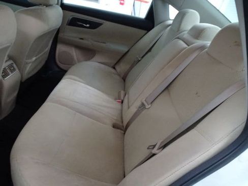 Used 2015 Nissan Altima 2.5 SV w/ Convenience Package FWD image 4