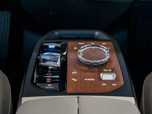 Used 2025 BMW iX xDrive50 w/ Premium Package image 15