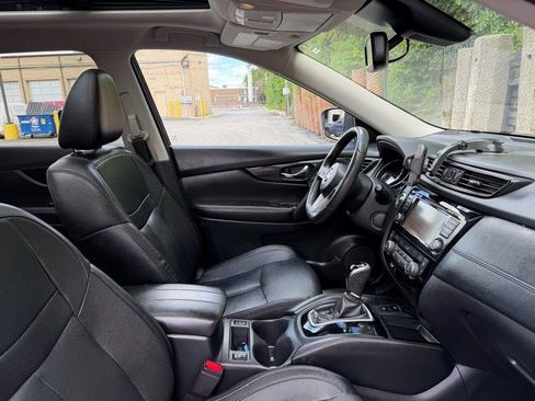 Used 2019 Nissan Rogue SL w/ Premium Package AWD/4WD image 21