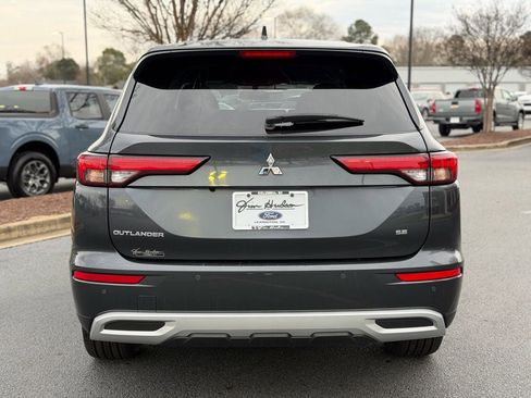 Used 2024 Mitsubishi Outlander SE image 7
