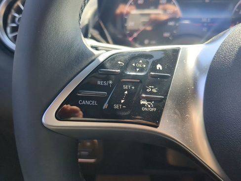 Certified 2024 Mercedes-Benz GLB 250 4MATIC image 22