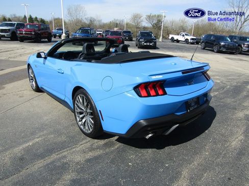 Certified 2025 Ford Mustang GT RWD image 9