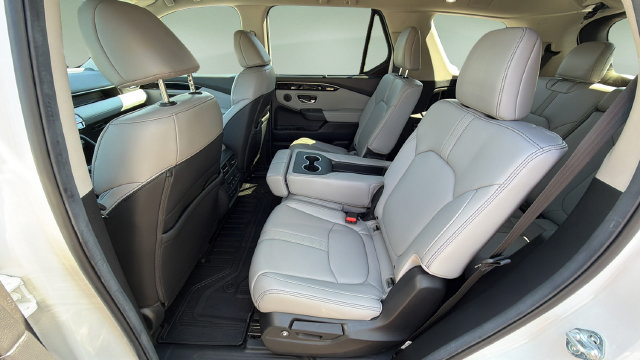 Used 2025 Honda Pilot EX-L image 19