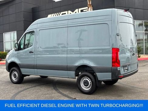 Used 2025 Mercedes-Benz Sprinter 2500 image 9
