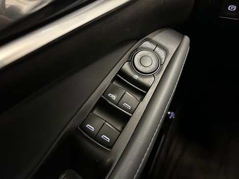 Used 2019 Buick Enclave Essence image 21