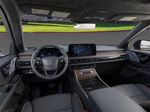 New 2025 Lincoln Aviator Black Label w/ Jet Appearance Package image 9