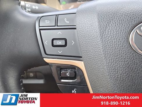 Used 2024 Toyota Crown AWD/4WD image 28
