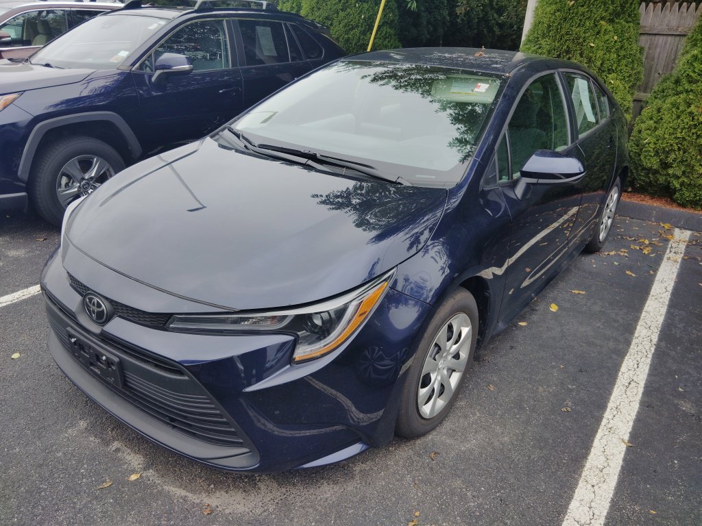 Used 2026 Toyota Corolla LE FWD image 2