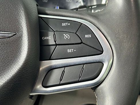 Used 2023 Chrysler Voyager LX FWD image 25