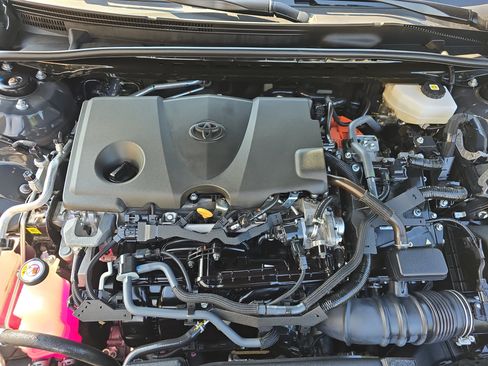 Used 2025 Toyota Camry SE w/ Convenience Package FWD image 30