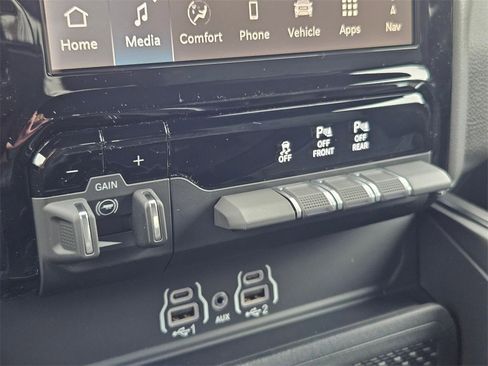 New 2026 RAM 1500 4x4 Crew Cab image 29