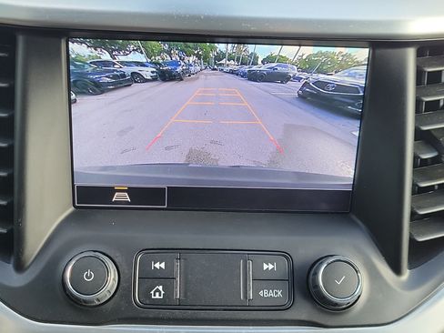 Used 2023 GMC Acadia SLT w/ Elevation Edition AWD/4WD image 22