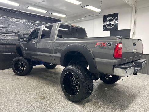 Used 2012 Ford F250 Lariat w/ Lariat Interior Pkg image 4