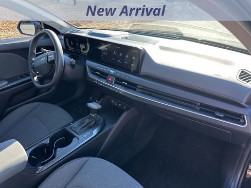 Used 2025 Kia K4 LXS image 7