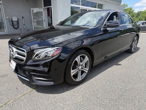 Used 2017 Mercedes-Benz E 300 4MATIC image 3