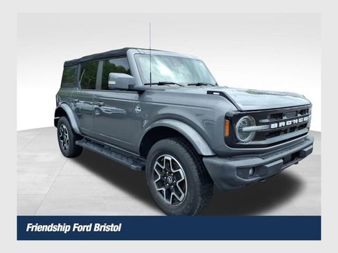Used 2023 Ford Bronco Outer Banks AWD/4WD image 1