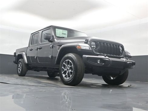 New 2025 Jeep Gladiator Sport image 44