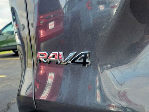 Used 2025 Toyota RAV4 XLE image 6