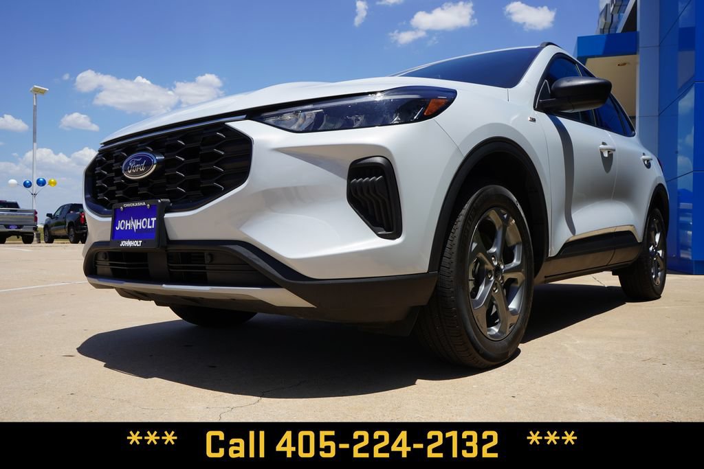 Used 2025 Ford Escape ST-Line AWD/4WD image 4